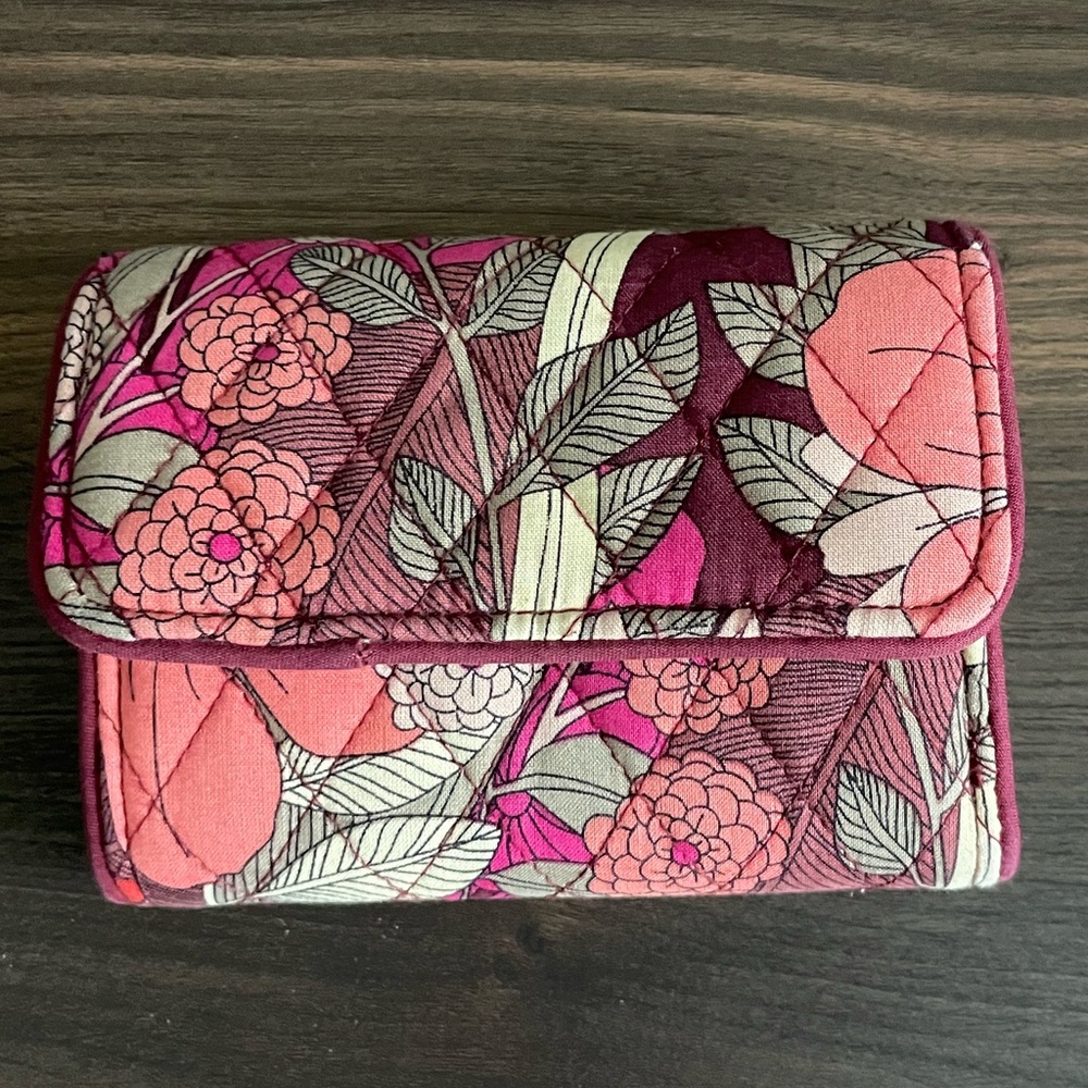 Like New Vera Bradley Wallet